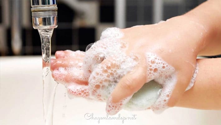 Vẫn phải rửa tay sát khuẩn để phòng chống dịch do Vi-rút Corona